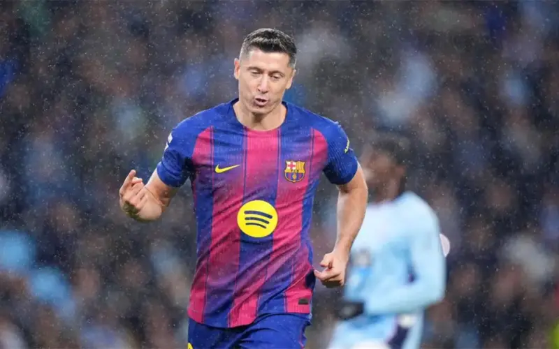 ترتيب هدافي الدوري الإسباني عقب هاتريك ليفاندوفسكي في مباراة برشلونة وسيلتا فيجو